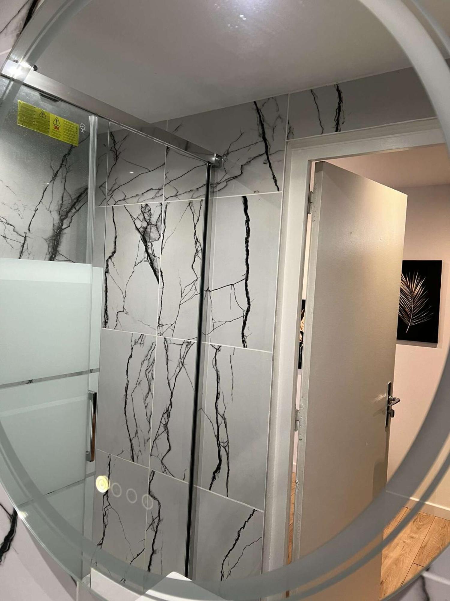 Appartement Moderne Vieille Ville Parking Gratuit アヌシー エクステリア 写真